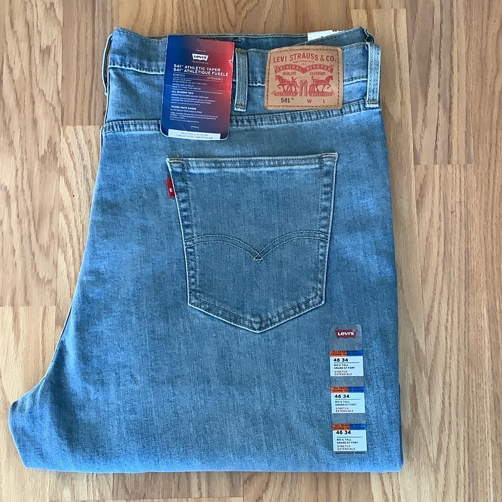 Levi's Relaxed Fit Light Blue Jeans